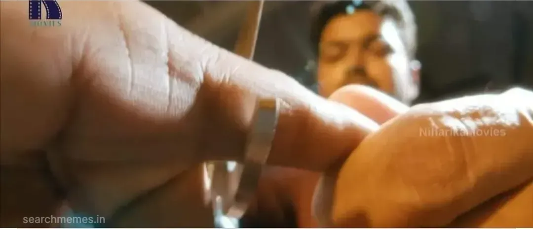 Thuppakki | Cutting finger Tamil Meme Templates