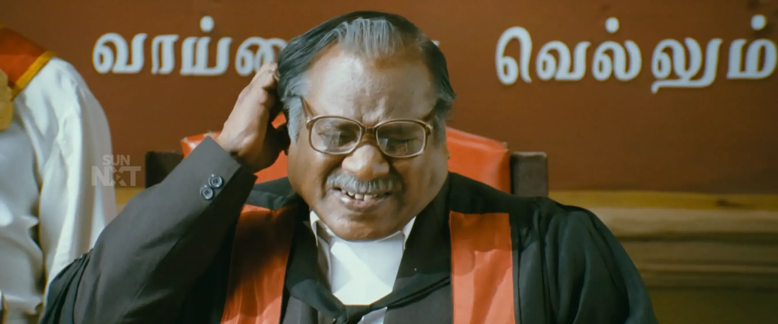 Vakeel vandumurugan | Judge scratching the head Tamil Meme Templates